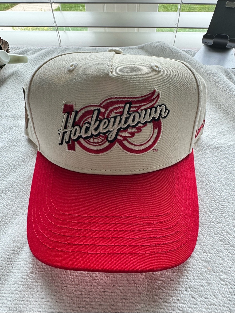 Red Wings Hockeytown Red and Cream Hat
